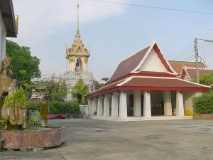 800px-Wat_Song_Tham_Woraviharn_2